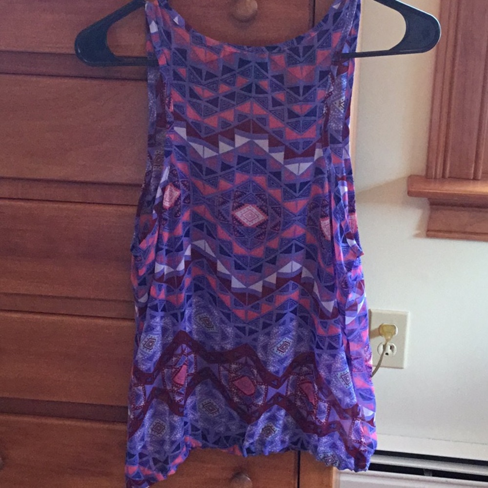NWOT Sheer patterned Top - Picture 3 of 4